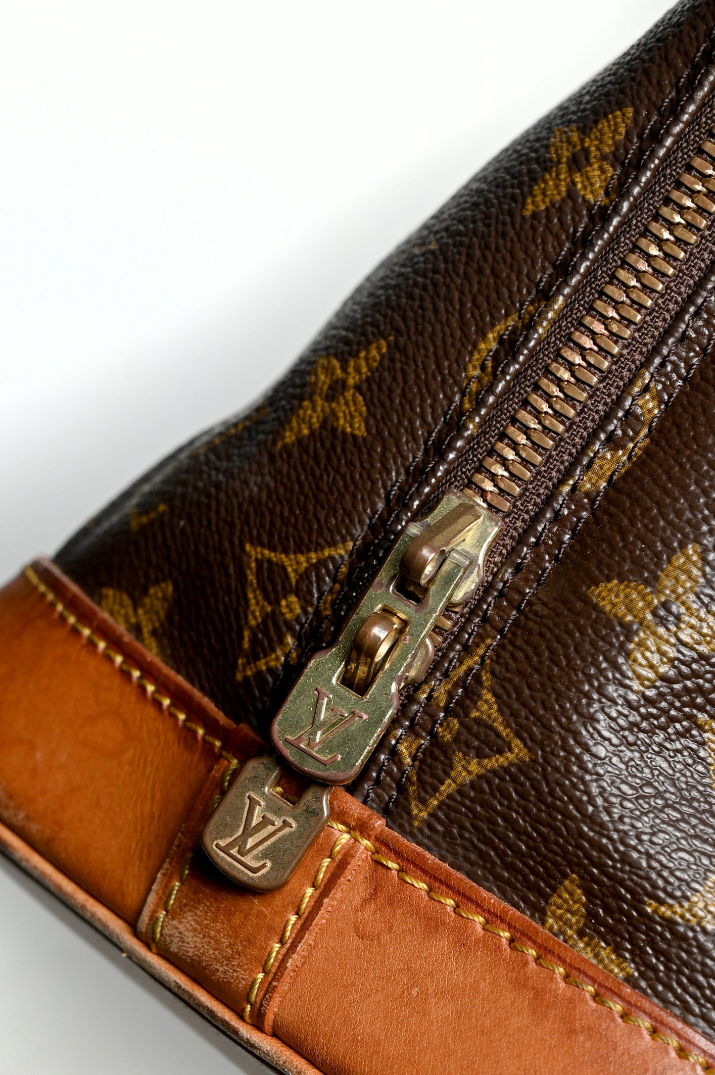 Louis Vuitton Alma Bag 02