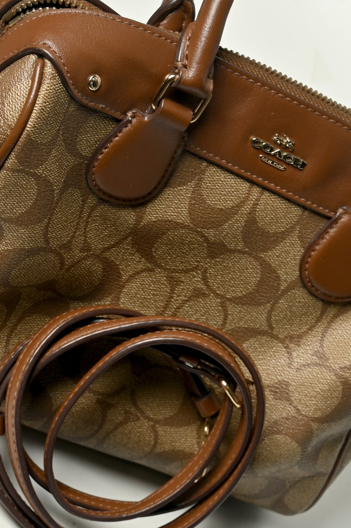 (PRE-ORDER) Coach Signature Mini Bennet Satchel