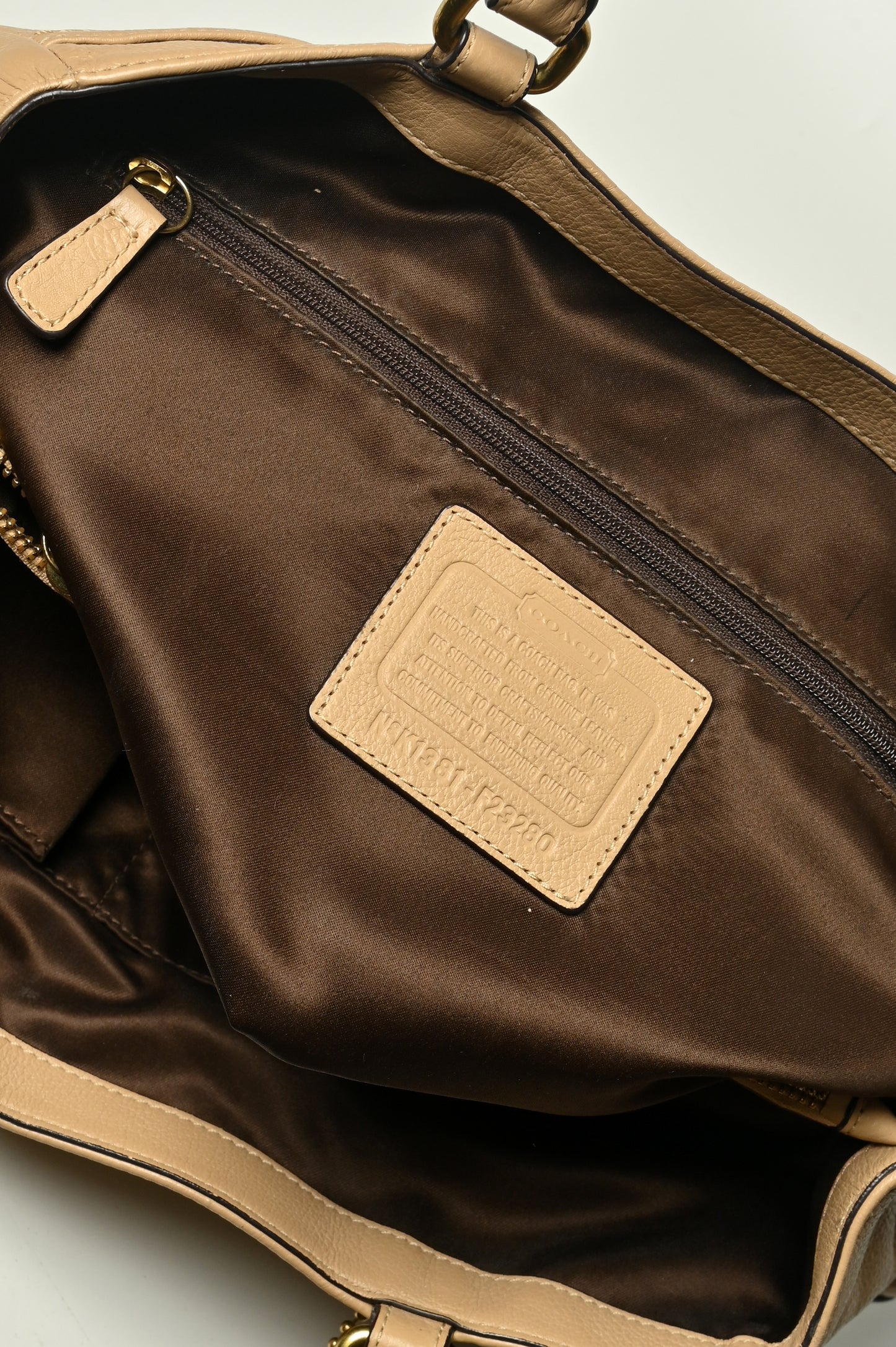 (PRE-ORDER) Coach Leather Twist Lock Tote